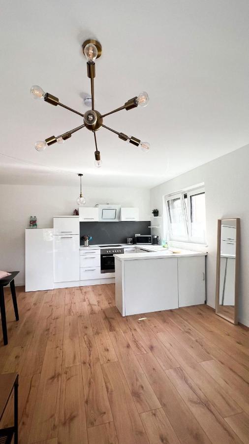 Apartment 2 Zkb In Kueche - Parken - Grosser Tv *